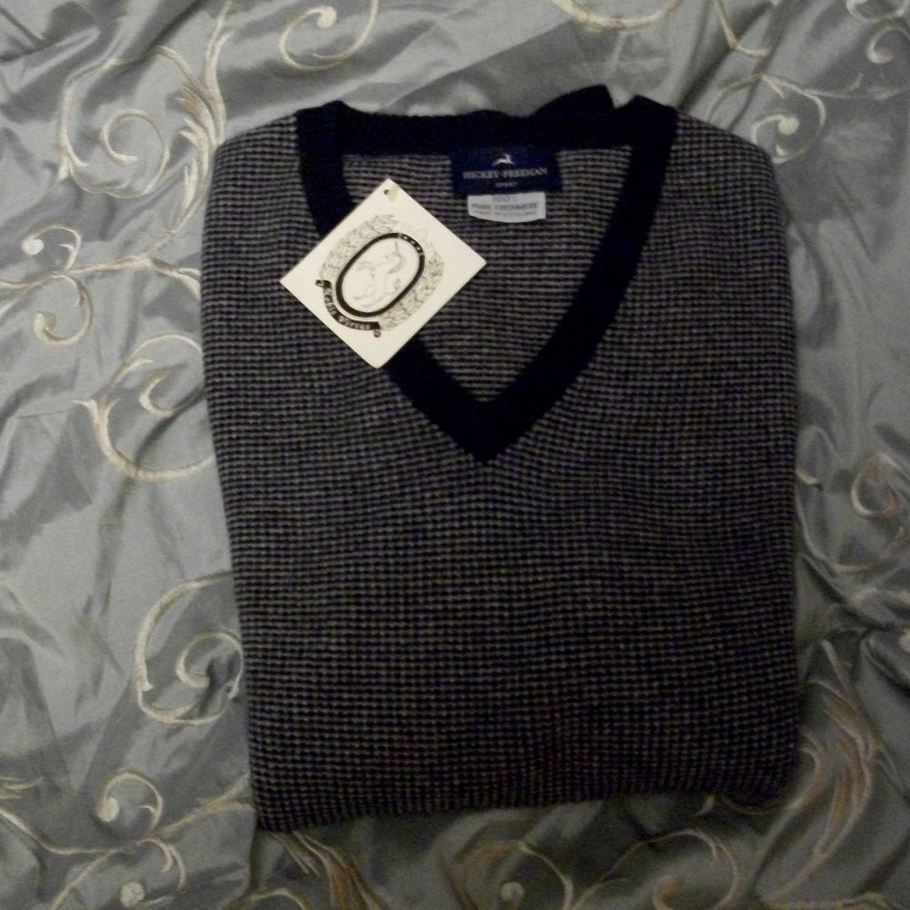 HICKEY FREEMAN Gentlemen's Sophisticated Cashmere Sweater